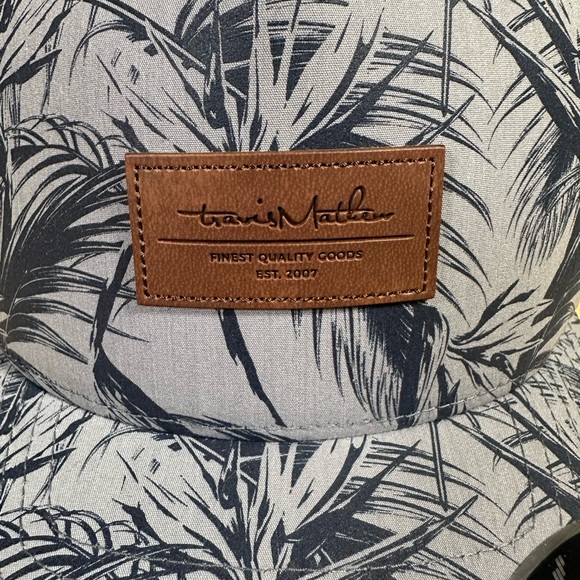 TravisMathew Golf Hat Mens Adjustable Snapback Spicy Marg Heather Grey New - Picture 2 of 6